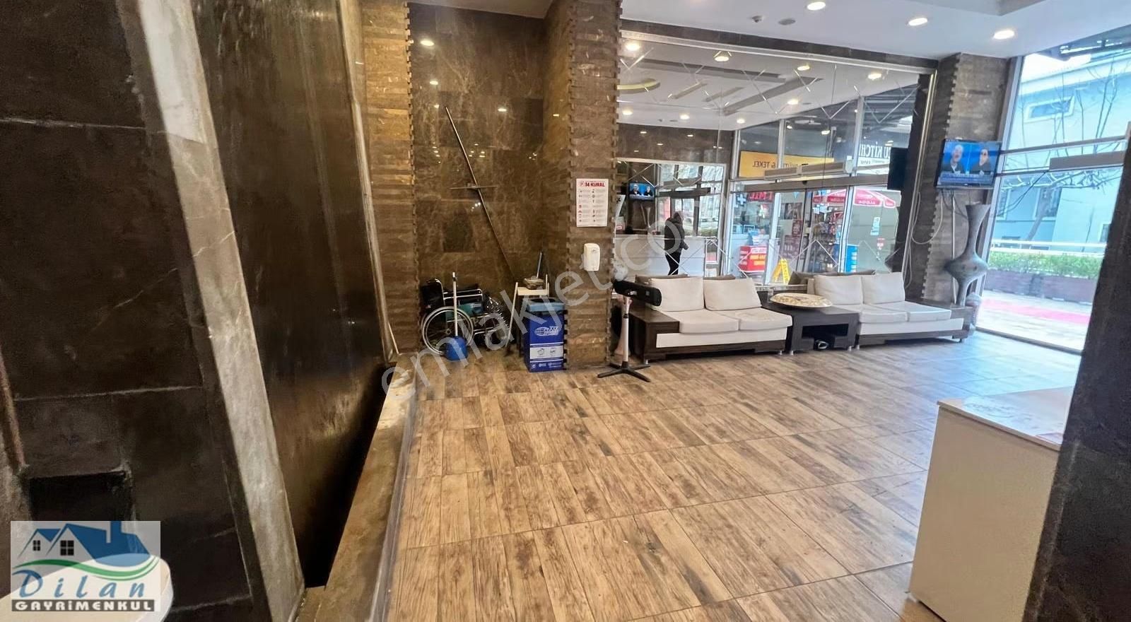 Dilan Gyo'dan Kiralık 2+1 Metrobüse Yakın Tam Merkezdeee - Görsel 16