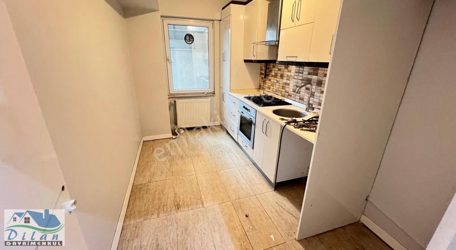 Dilan Gyo'dan Kiralık 2+1 Metrobüse Yakın Tam Merkezdeee - Görsel 8