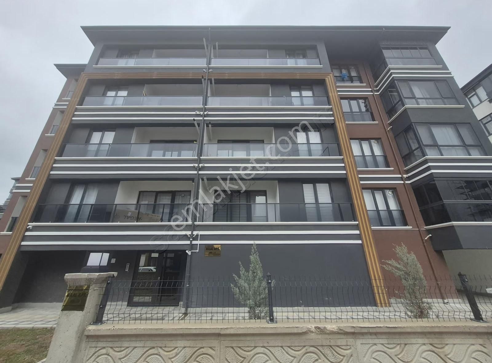 Hem Eşyaları Hem Yapısıyla Lux Satılık 1+1 Daireler - Görsel 4