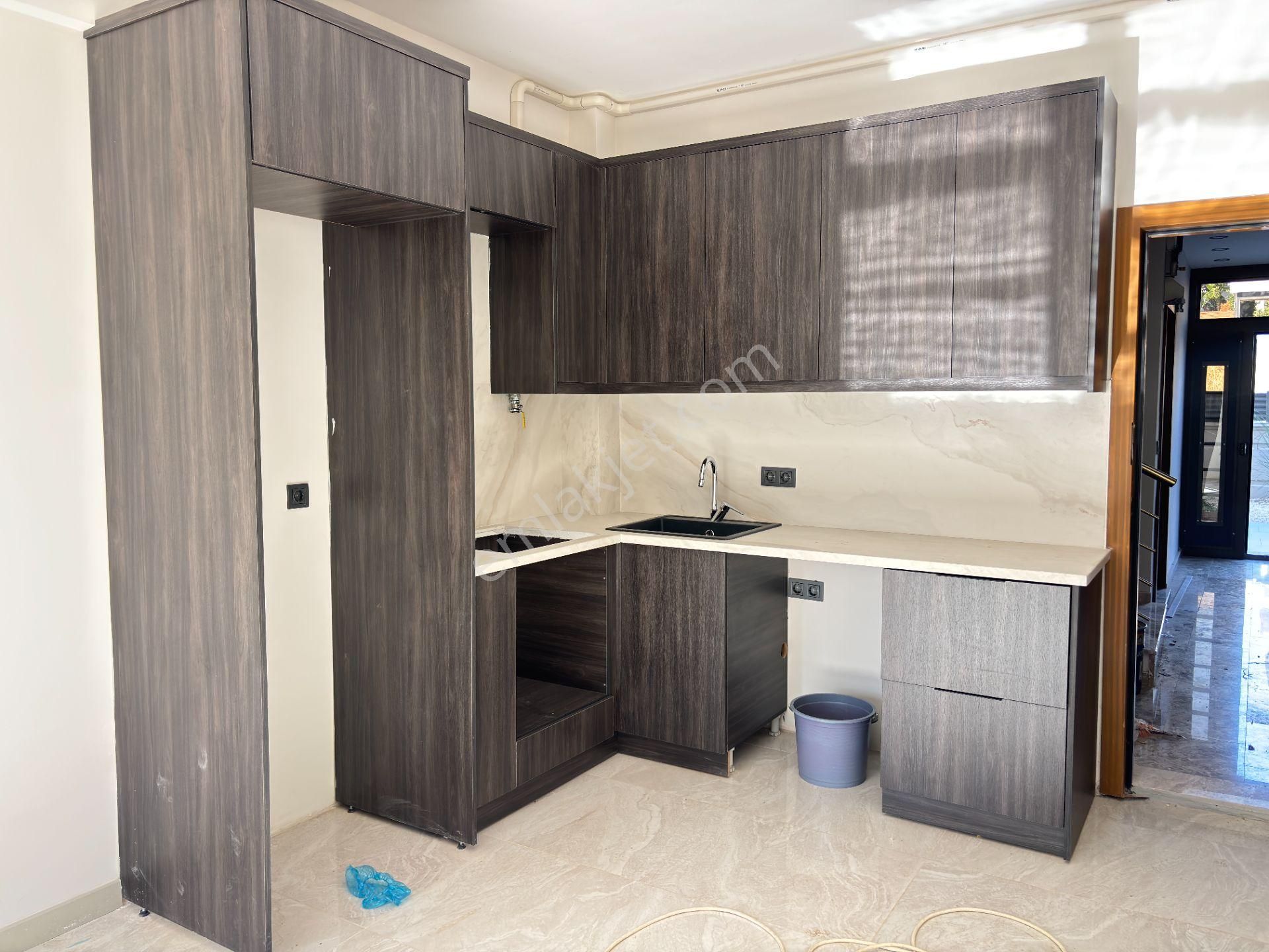 İzmir Seferihisar Çolakibrahim’de 1+1 Zemin Kat Bahçeli Daire