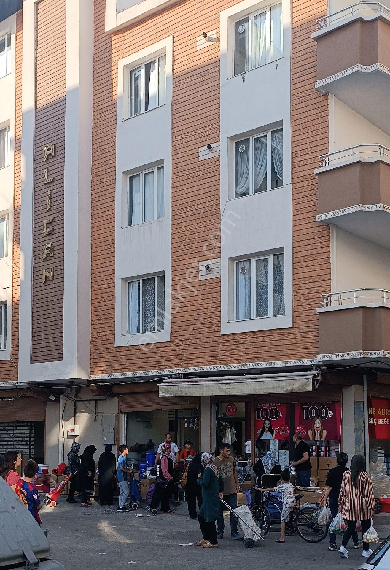 Binevlerde Satılık Bina 4 Dükkan 8 Daire Takaslanir Antep
