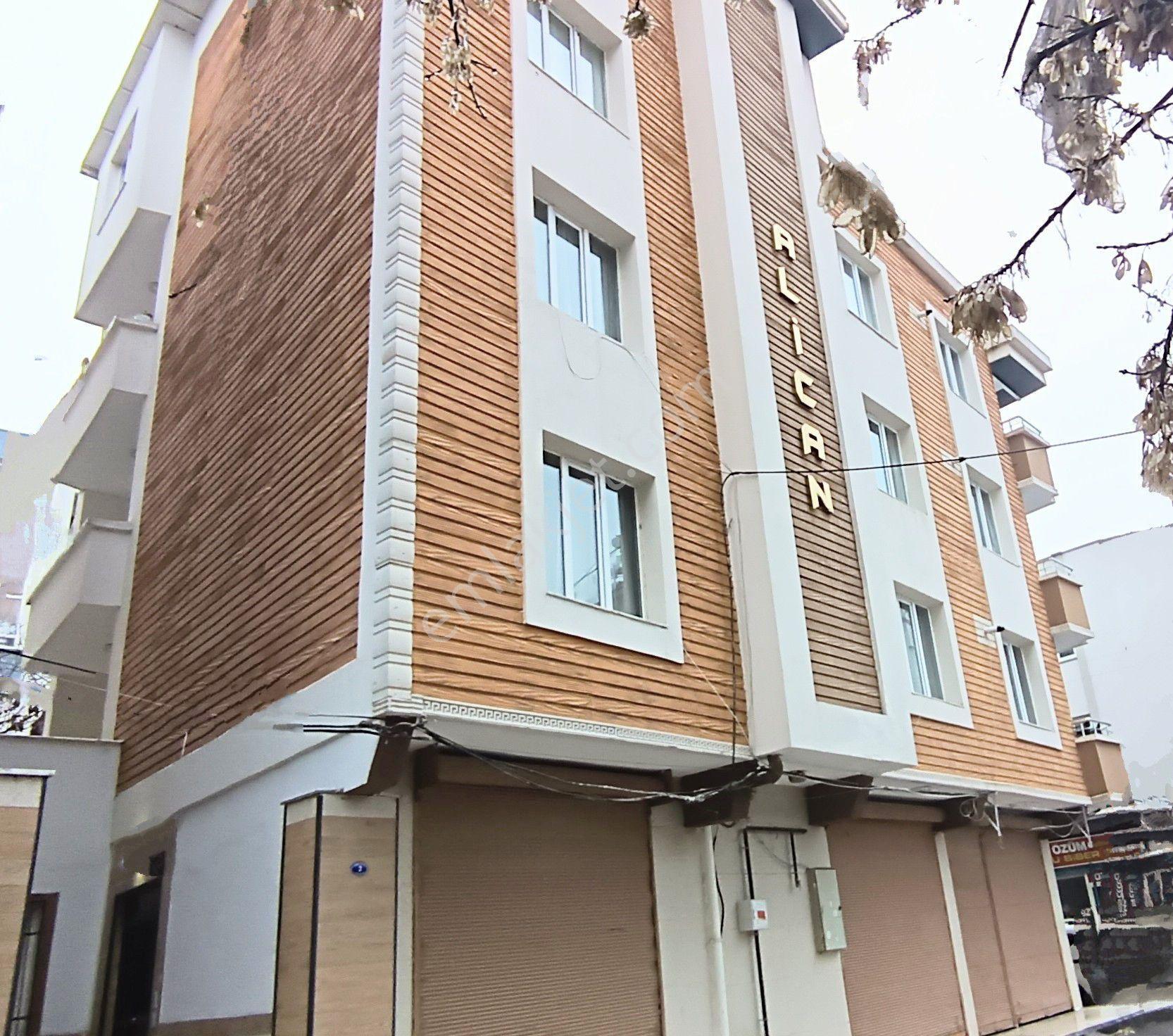 Binevlerde Satılık Bina 4 Dükkan 8 Daire Takaslanir Antep - Görsel 7