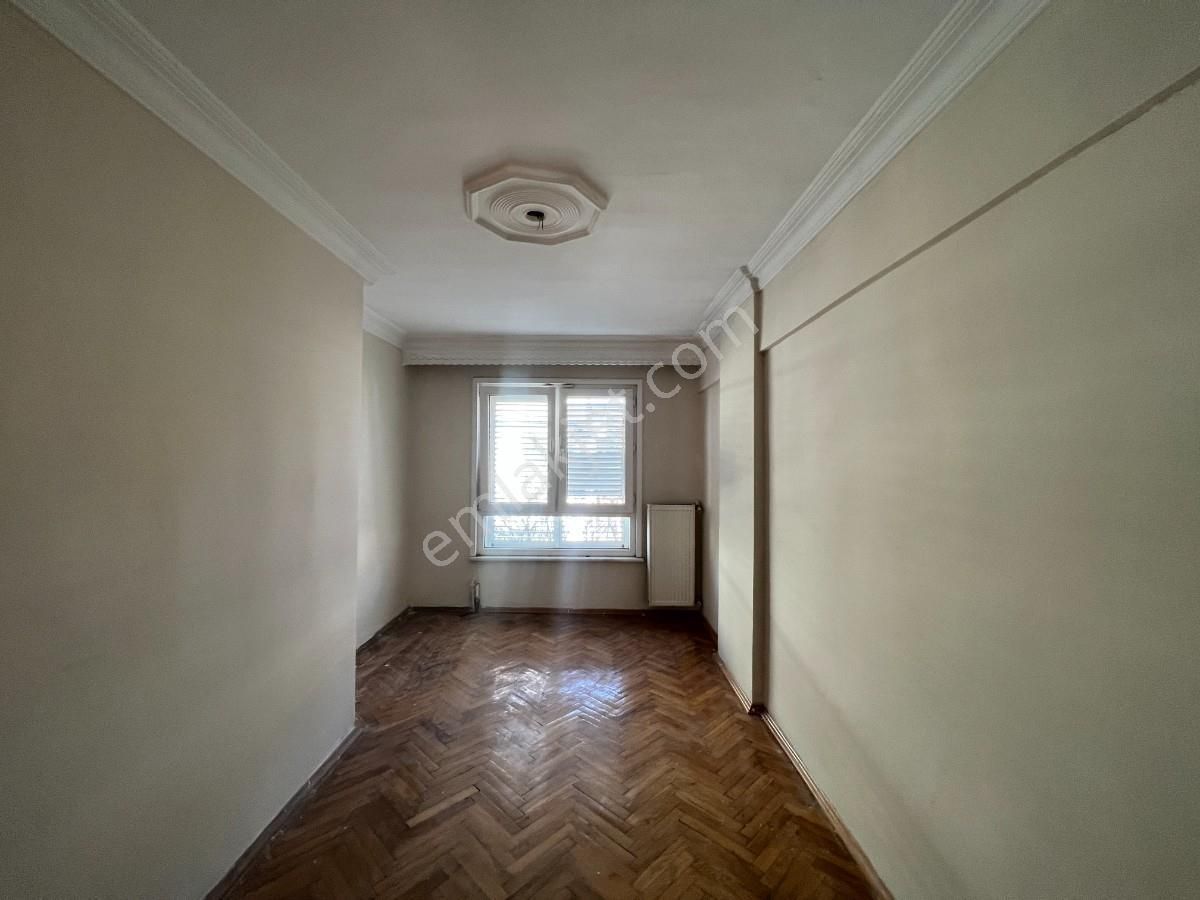 Halkalı Malimüşavirler Sitesinde 5+1 220m2 Satılık Villa - Görsel 13