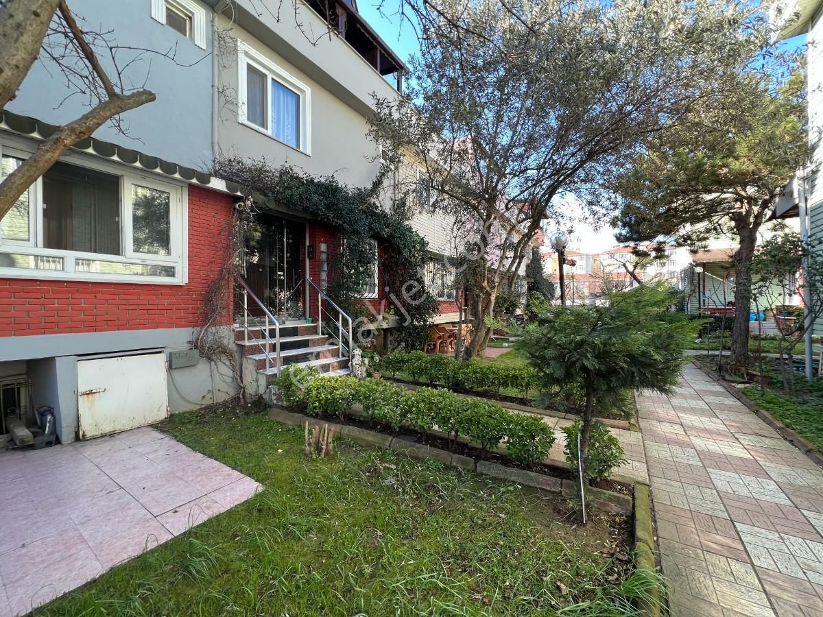 Halkalı Malimüşavirler Sitesinde 5+1 220m2 Satılık Villa - Görsel 11