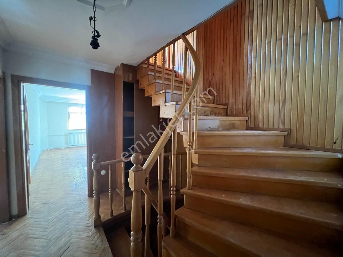 Halkalı Malimüşavirler Sitesinde 5+1 220m2 Satılık Villa - Görsel 17