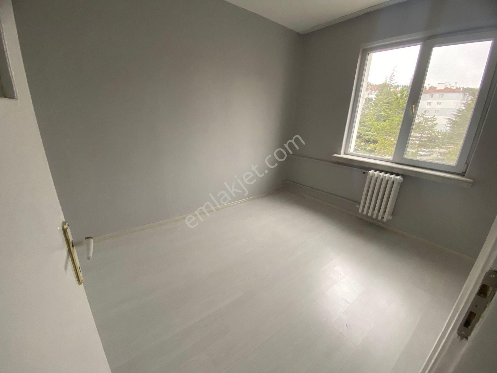 Yenikent Sitesinde Bakımlı Cambalkonlu Arakat 2+1 Daire Kk-4 - Görsel 11