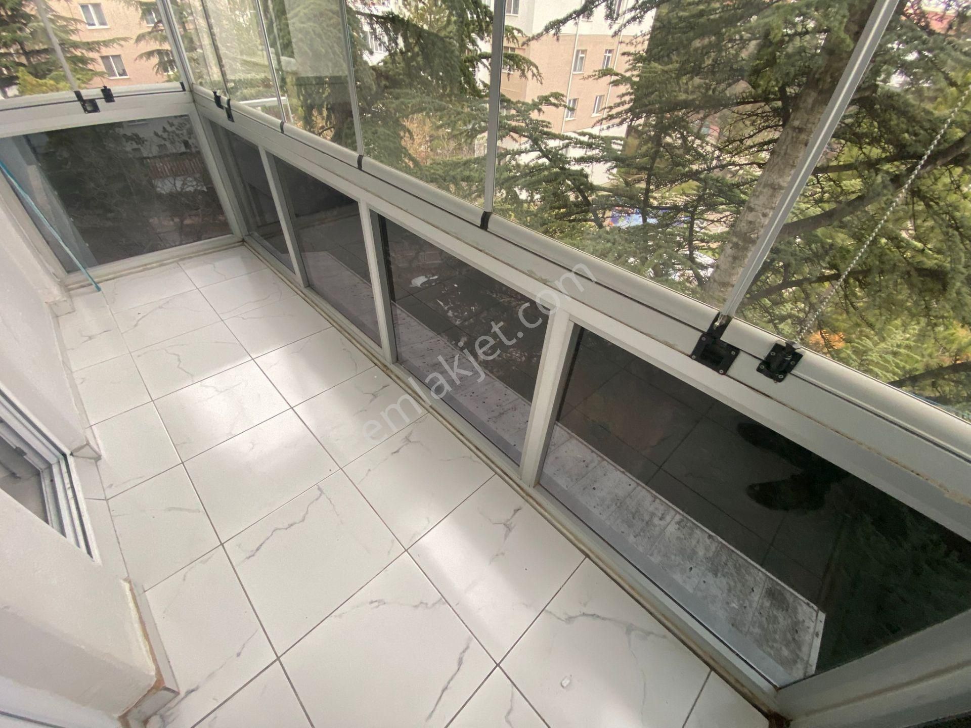 Yenikent Sitesinde Bakımlı Cambalkonlu Arakat 2+1 Daire Kk-4 - Görsel 5