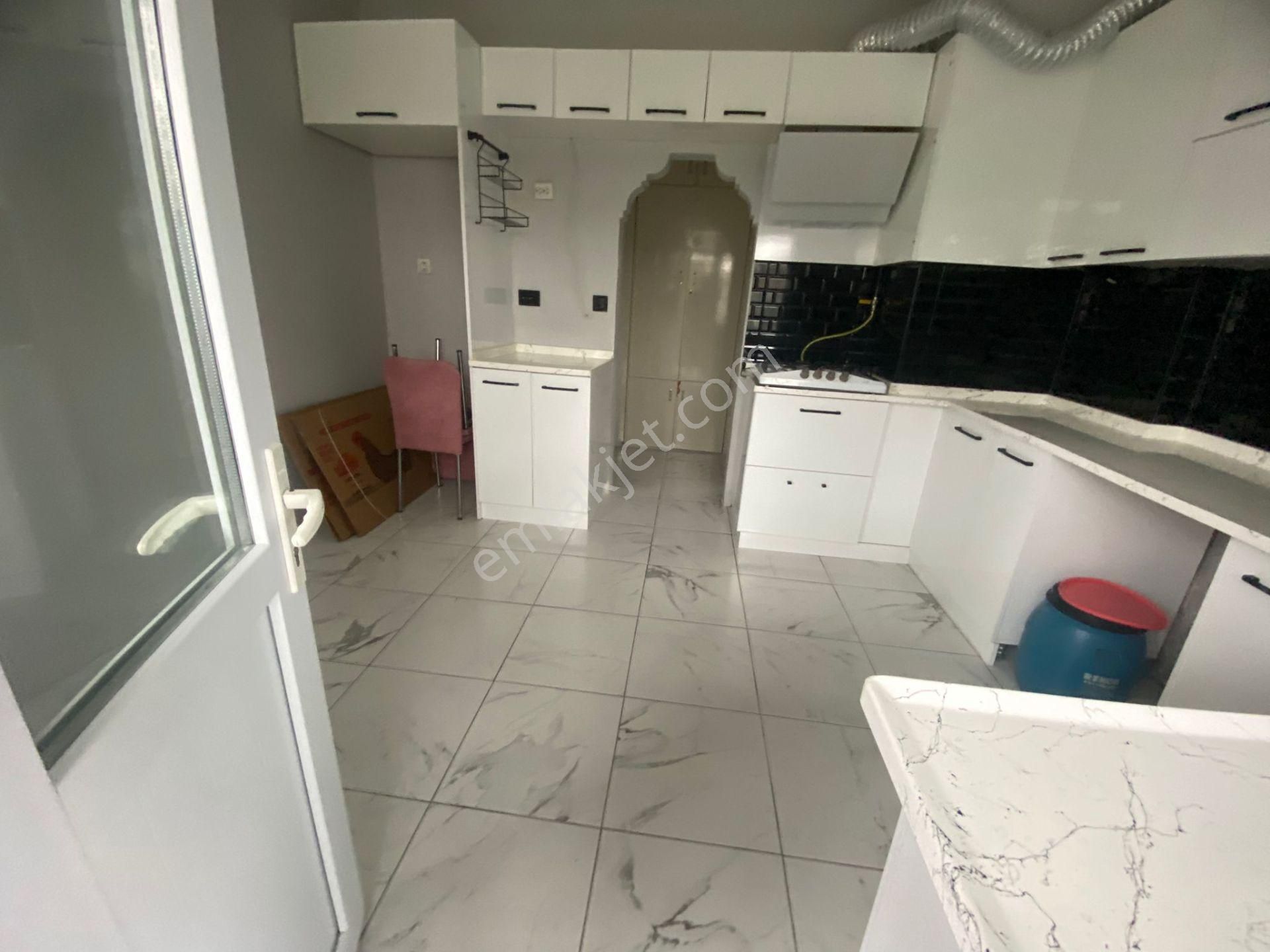 Yenikent Sitesinde Bakımlı Cambalkonlu Arakat 2+1 Daire Kk-4 - Görsel 4