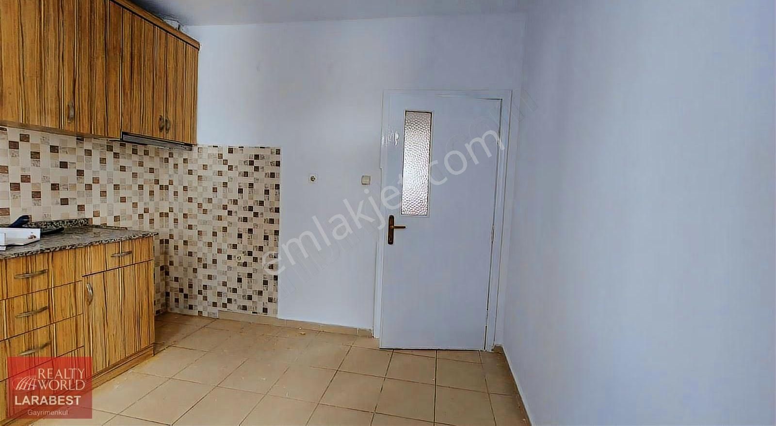 Narenciye'de Sampi Kavşağı Yakınında 3+1kiralık Daire - Görsel 8