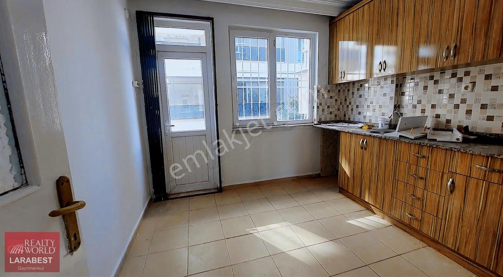 Narenciye'de Sampi Kavşağı Yakınında 3+1kiralık Daire - Görsel 3