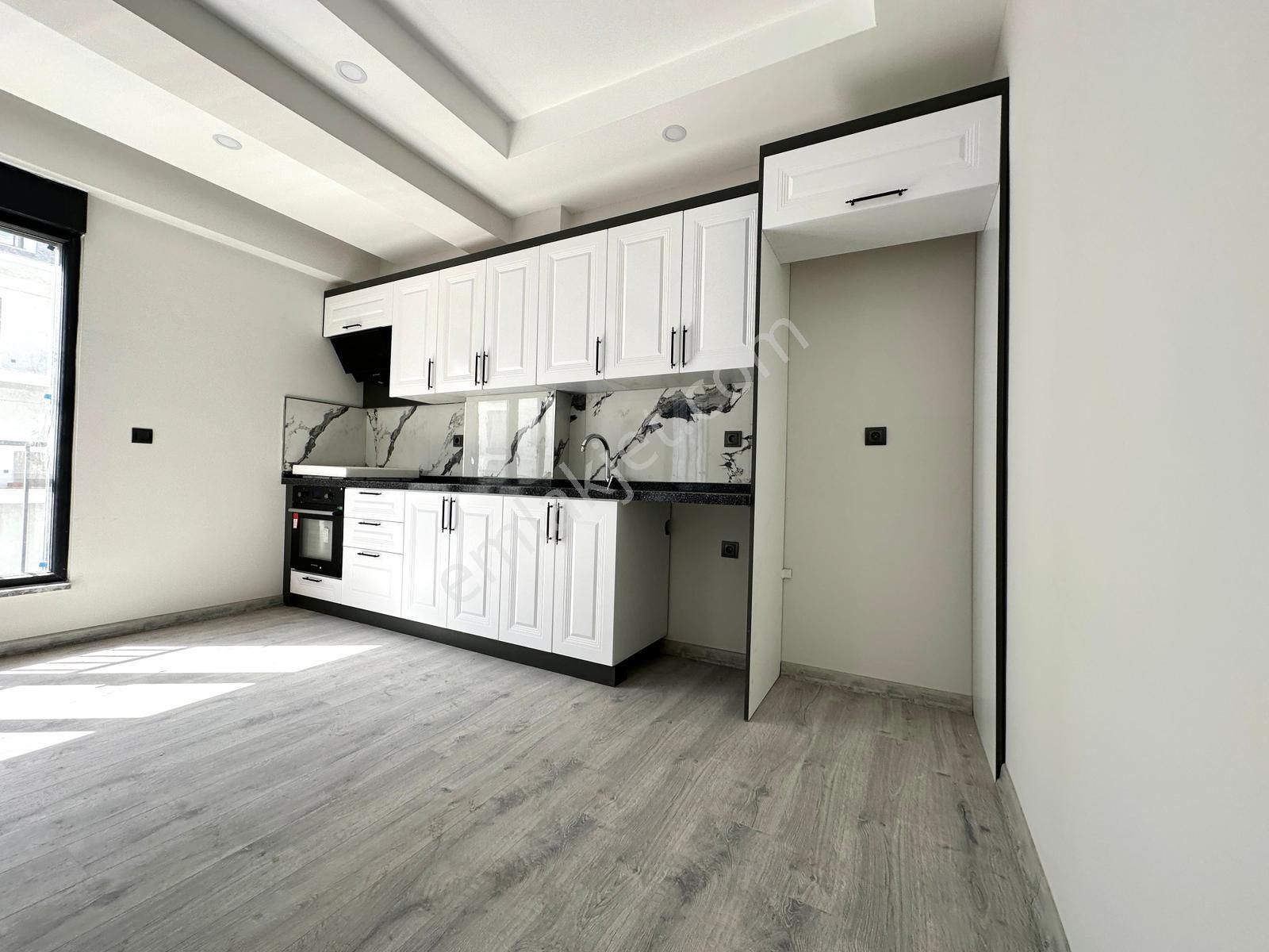 🏡 Referans'tan Akçay'da Şık Tasarımlı Kapalı Otoparklı 1+1 Daire - Görsel 11