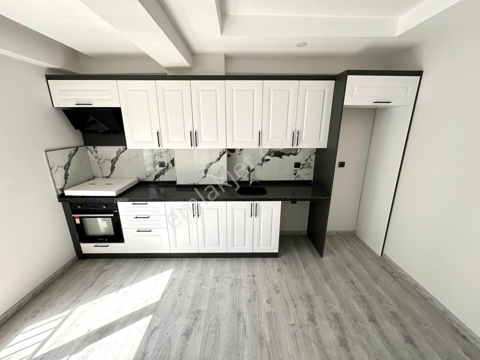 🏡 Referans'tan Akçay'da Şık Tasarımlı Kapalı Otoparklı 1+1 Daire - Görsel 26