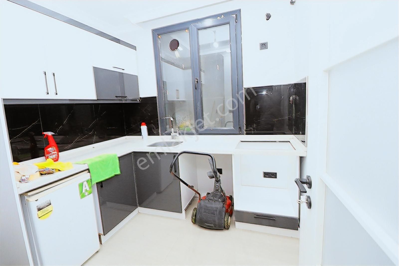 Beylikdüzü Kavaklı Satılık Daire Girişkat - Görsel 9