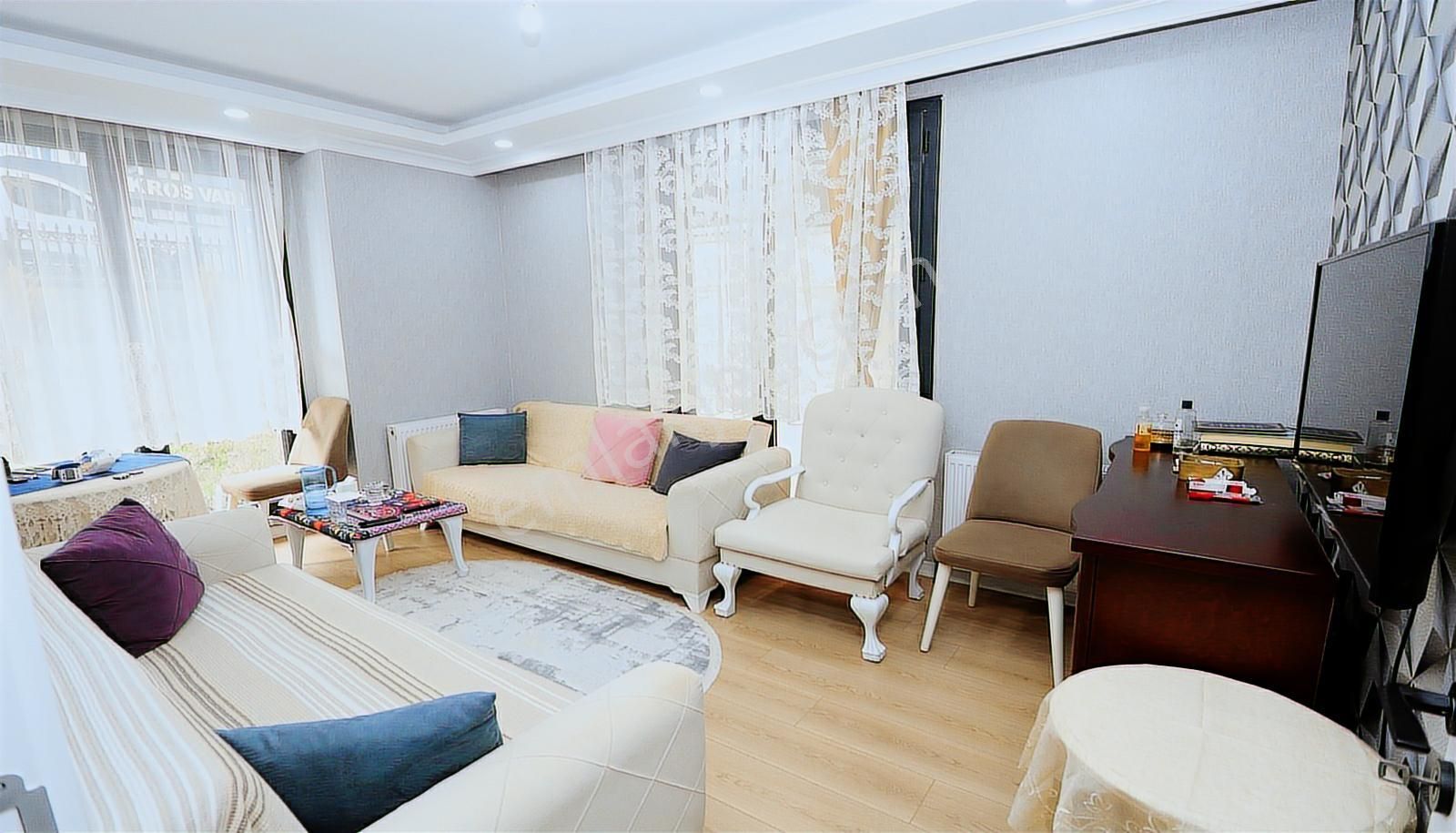 Beylikdüzü Kavaklı Satılık Daire Girişkat - Görsel 18