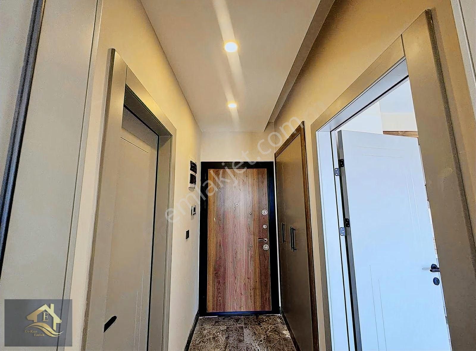 Kuşadası Davutlar'da Ara Kat Ebeveyn Banyolu Satılık 2+1 Daire - Görsel 4