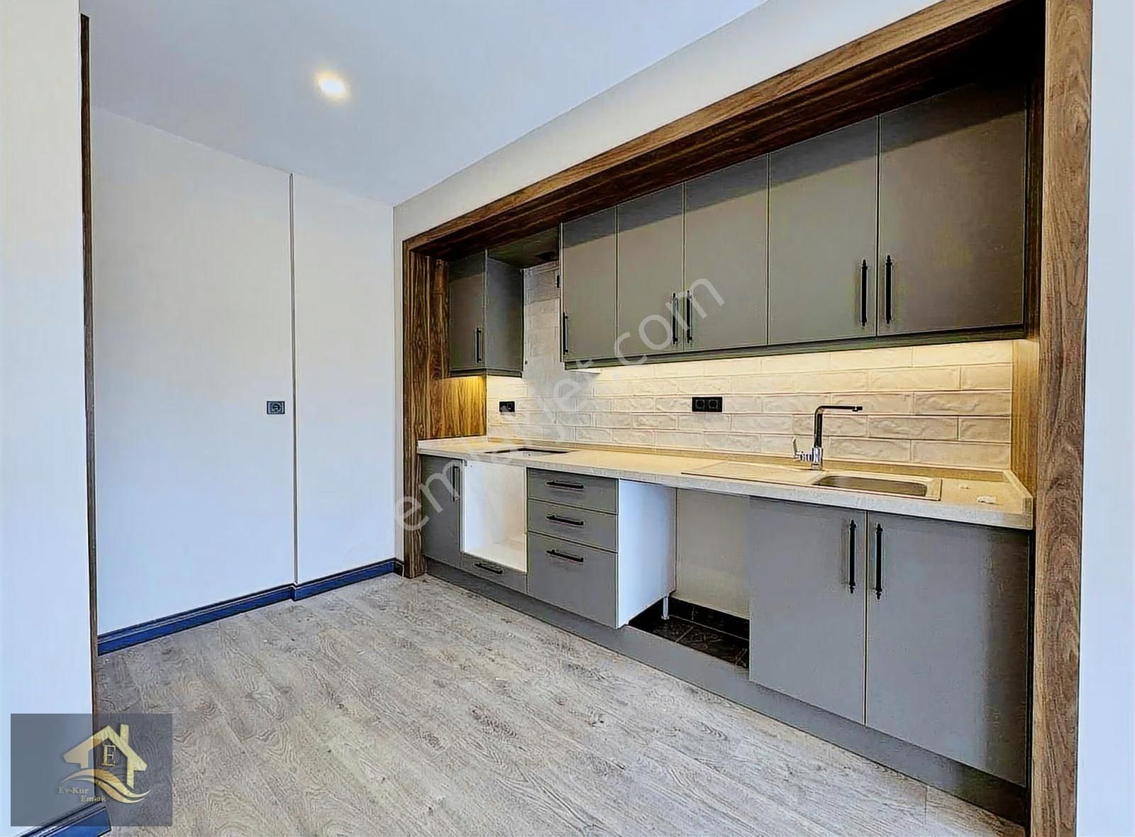 Kuşadası Davutlar'da Ara Kat Ebeveyn Banyolu Satılık 2+1 Daire - Görsel 24