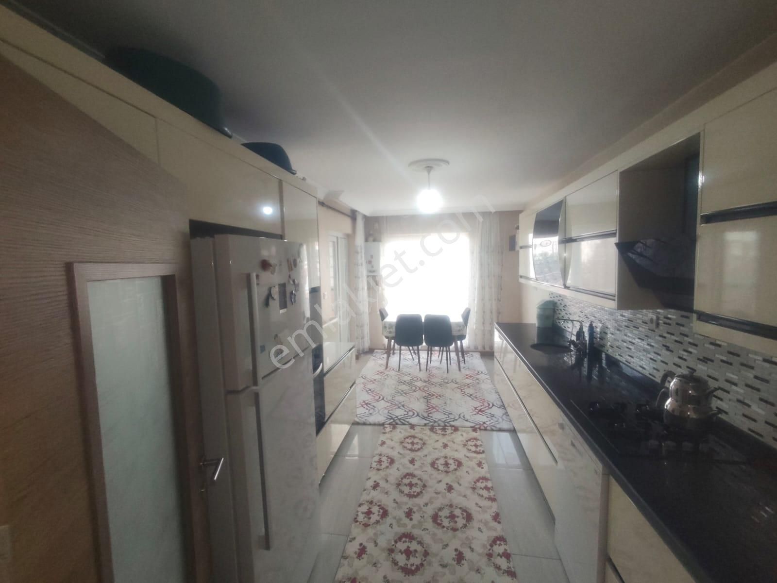 Yılmaz Gayrimenkulden Emsalli Cadde Üzeri Kacmaz 4+1 Fırsat Dairesi - Görsel 13