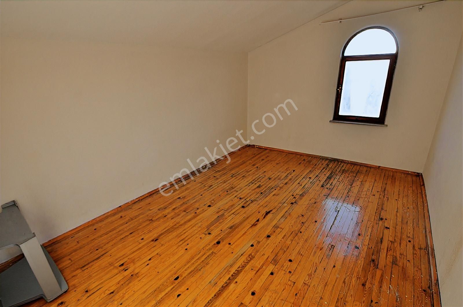 Talha Tozduman'dan Meram Yaka'da 6+1 Oda Müstakil Ev Kiralık - Görsel 30