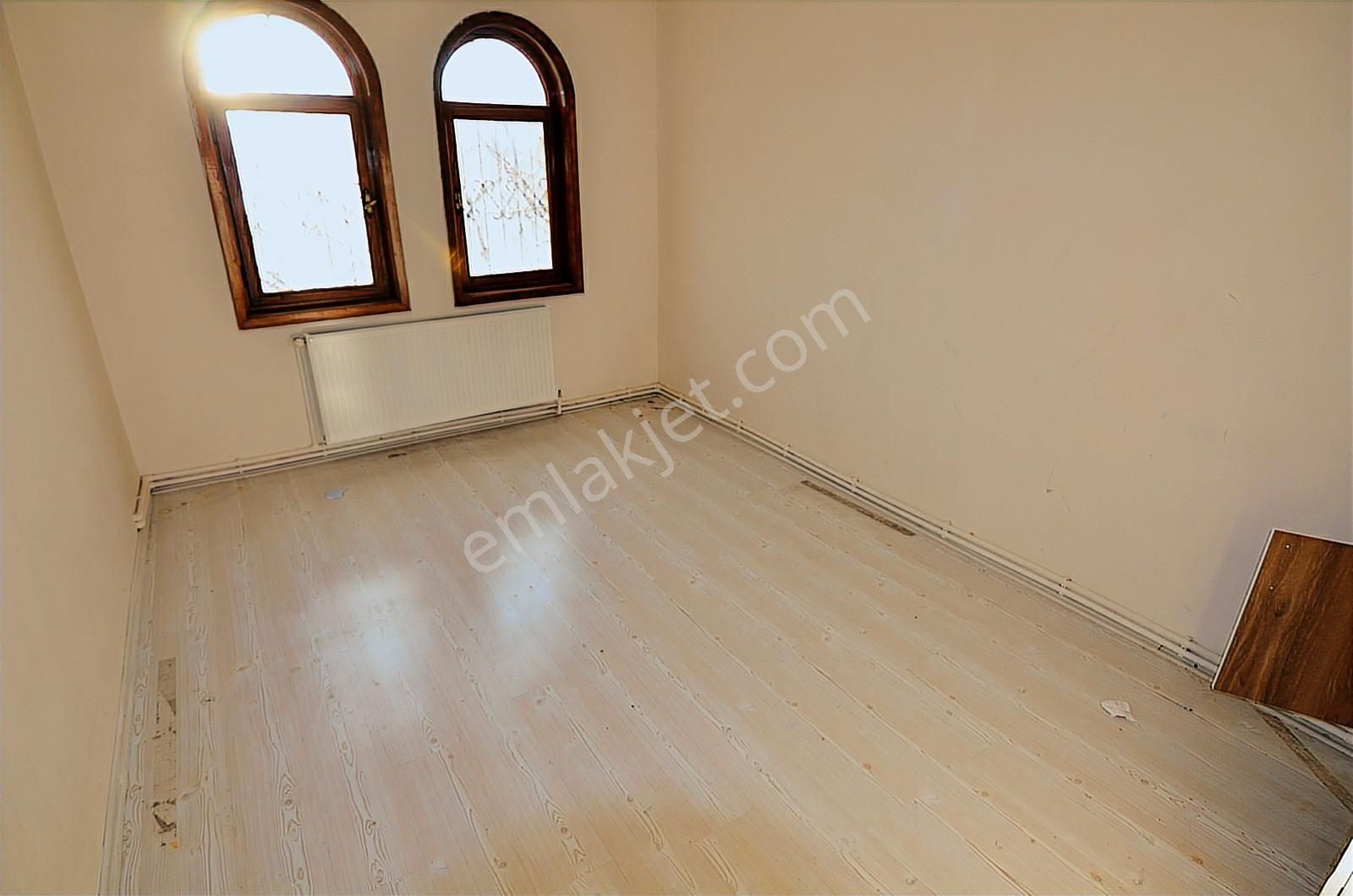 Talha Tozduman'dan Meram Yaka'da 6+1 Oda Müstakil Ev Kiralık - Görsel 18