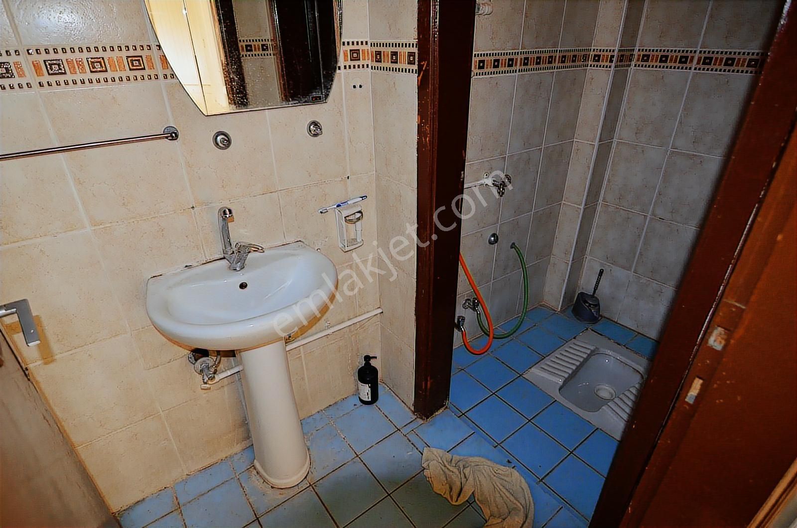 Talha Tozduman'dan Meram Yaka'da 6+1 Oda Müstakil Ev Kiralık - Görsel 17