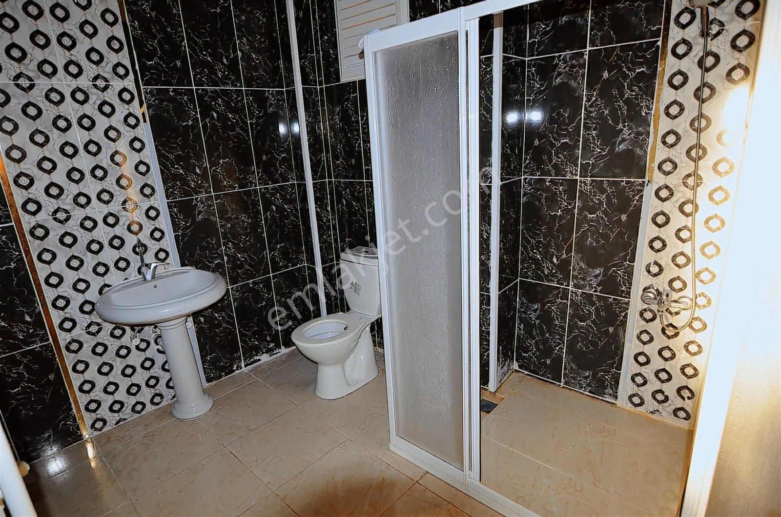 Talha Tozduman'dan Meram Yaka'da 6+1 Oda Müstakil Ev Kiralık - Görsel 24