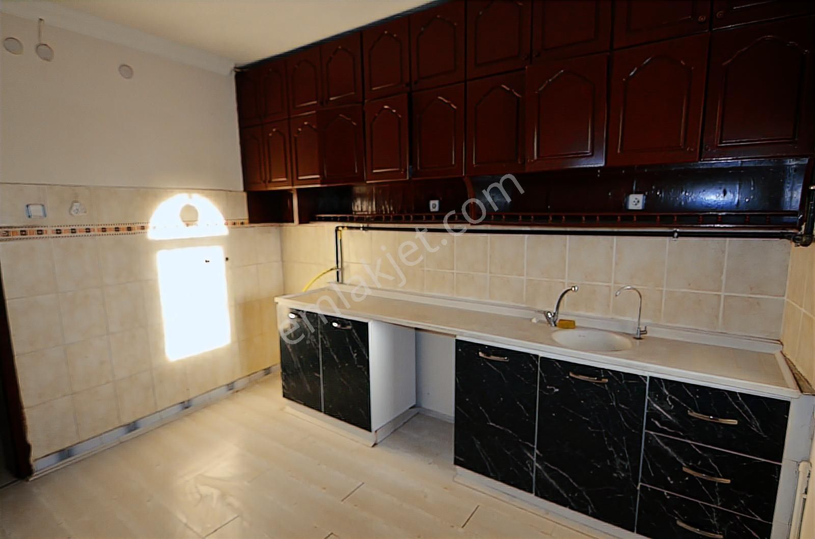 Talha Tozduman'dan Meram Yaka'da 6+1 Oda Müstakil Ev Kiralık - Görsel 20