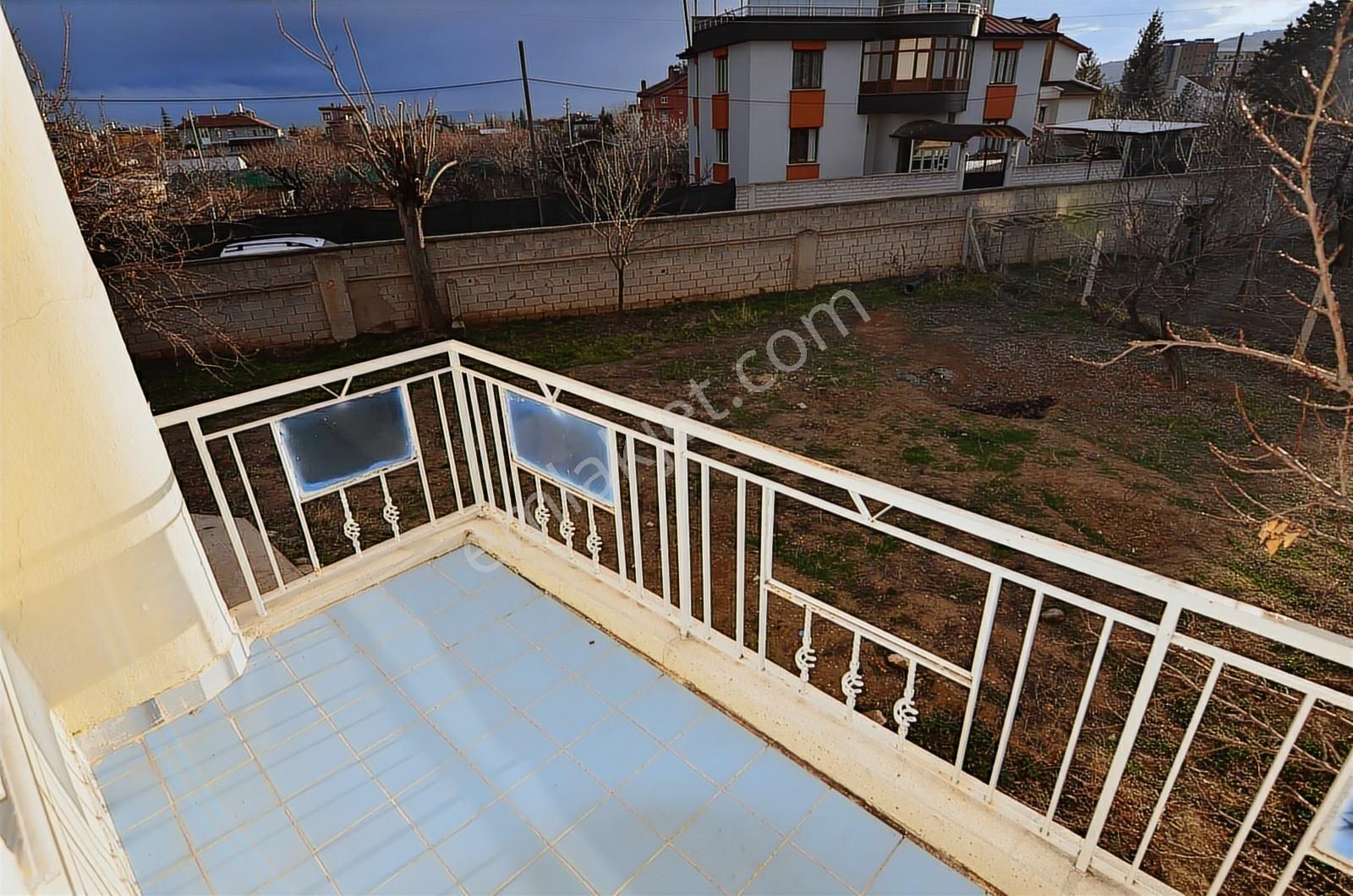 Talha Tozduman'dan Meram Yaka'da 6+1 Oda Müstakil Ev Kiralık - Görsel 22