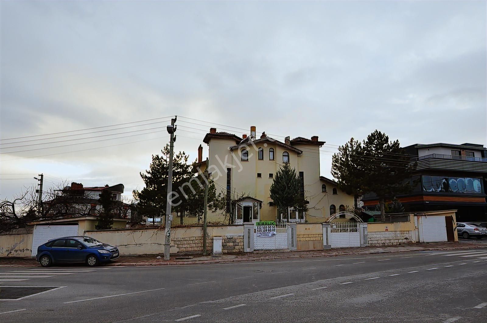 Talha Tozduman'dan Meram Yaka'da 6+1 Oda Müstakil Ev Kiralık - Görsel 2