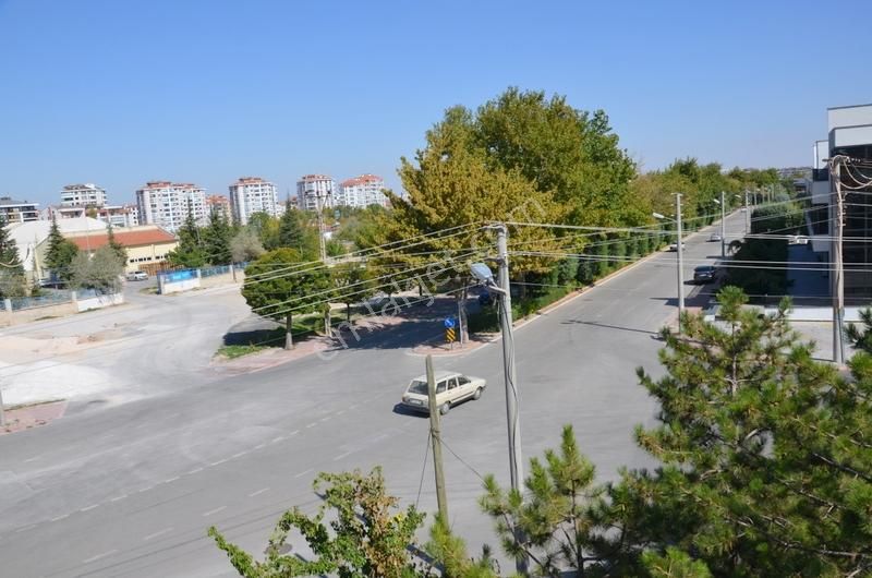 Talha Tozduman'dan Meram Yaka'da 6+1 Oda Müstakil Ev Kiralık - Görsel 9