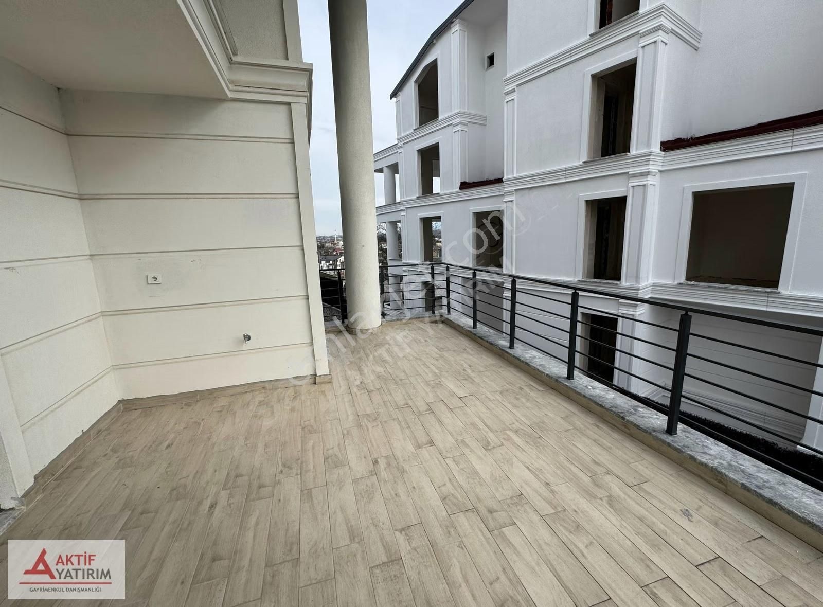 Villa Tadında Bahçeli Ayrı Girişli 3+1 Lüks Bahçe Dubleks - Görsel 17