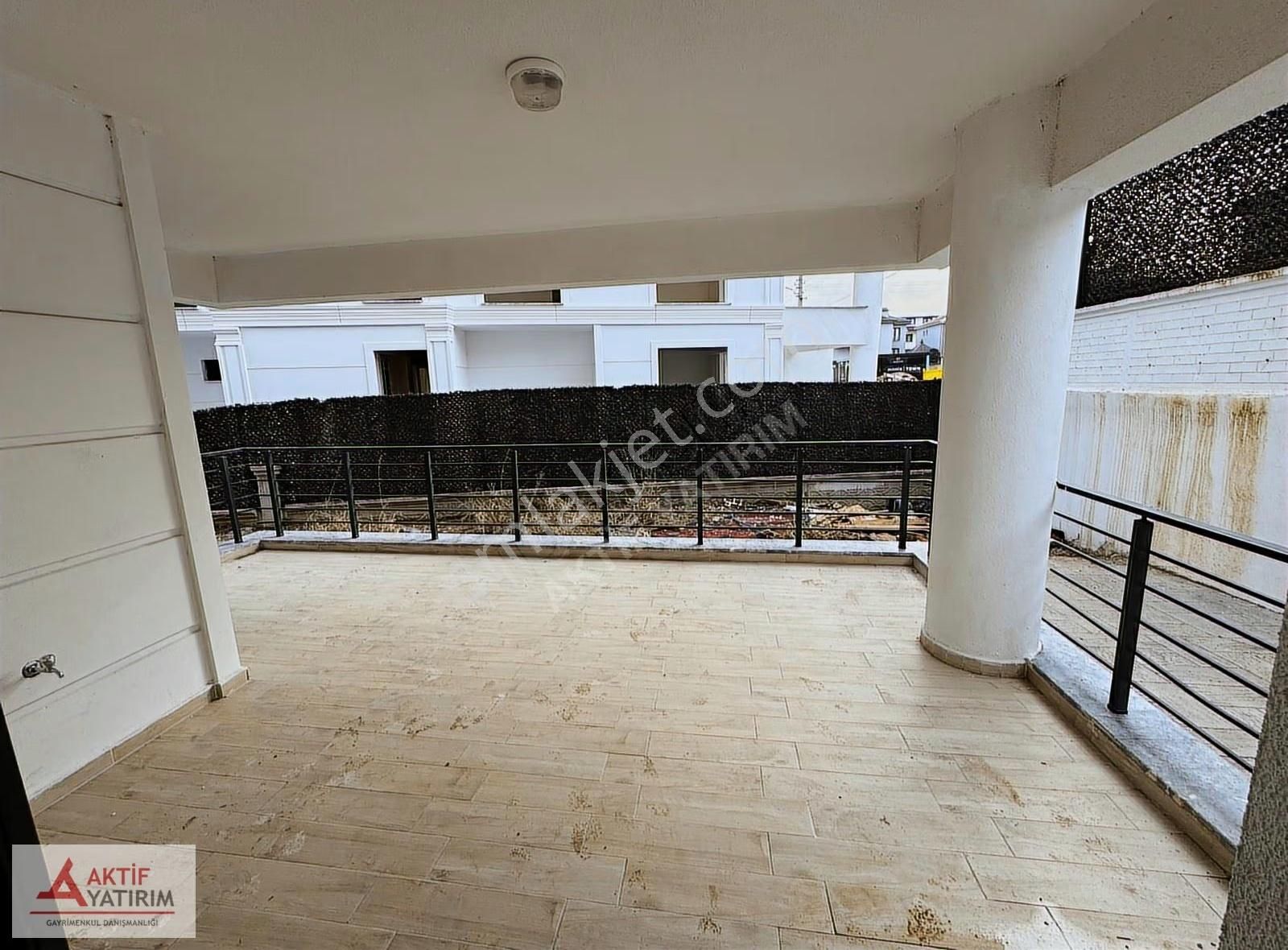 Villa Tadında Bahçeli Ayrı Girişli 3+1 Lüks Bahçe Dubleks - Görsel 24