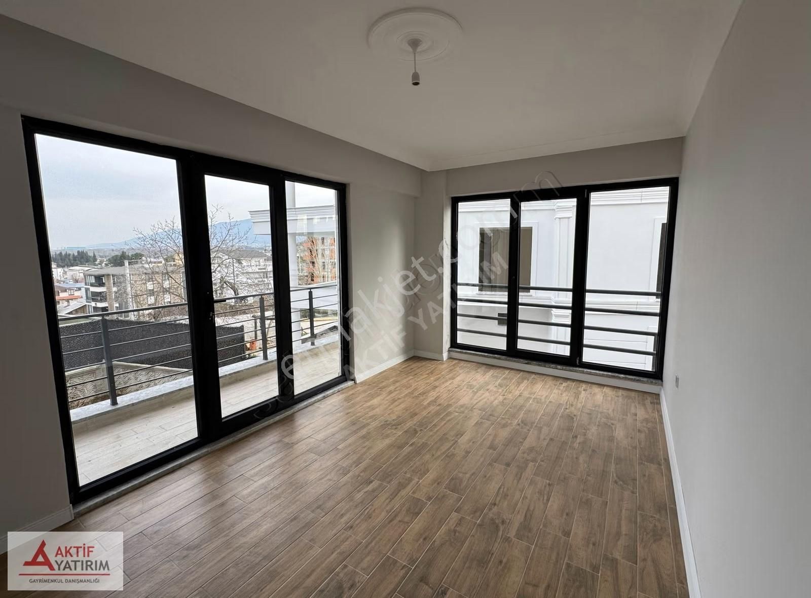 Villa Tadında Bahçeli Ayrı Girişli 3+1 Lüks Bahçe Dubleks - Görsel 26