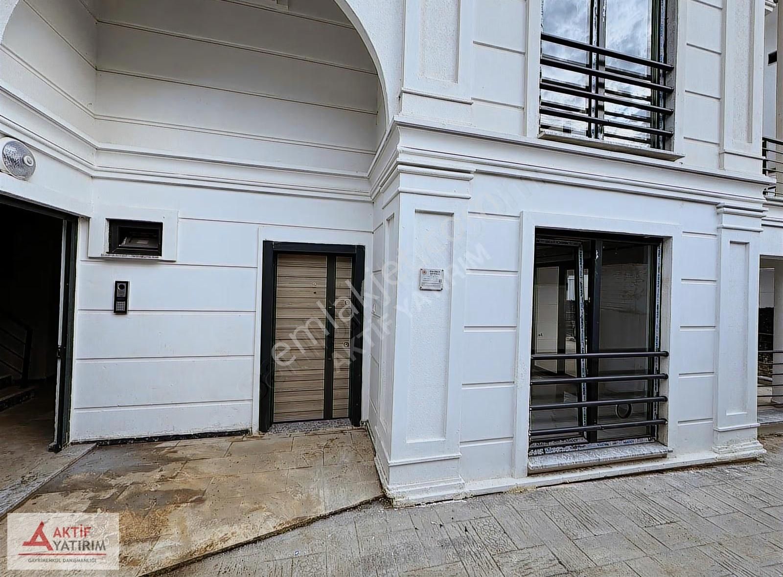 Villa Tadında Bahçeli Ayrı Girişli 3+1 Lüks Bahçe Dubleks - Görsel 34