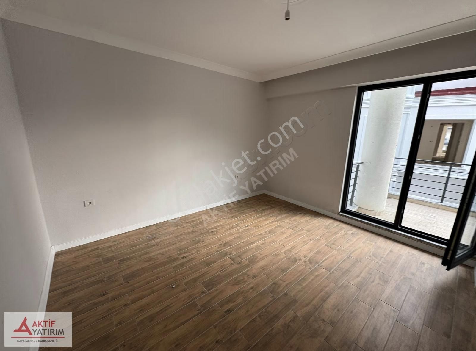 Villa Tadında Bahçeli Ayrı Girişli 3+1 Lüks Bahçe Dubleks - Görsel 16