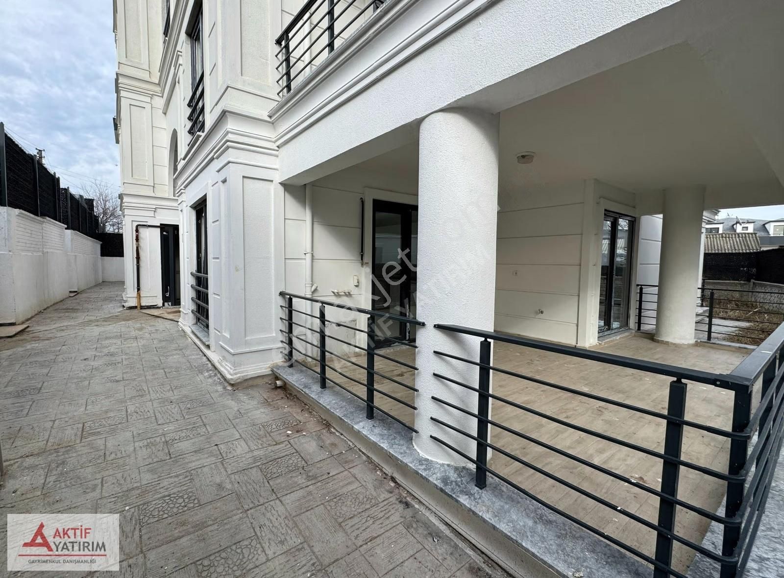 Villa Tadında Bahçeli Ayrı Girişli 3+1 Lüks Bahçe Dubleks - Görsel 4