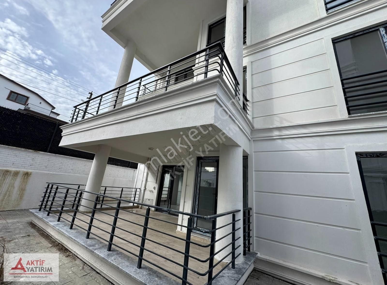Villa Tadında Bahçeli Ayrı Girişli 3+1 Lüks Bahçe Dubleks - Görsel 35