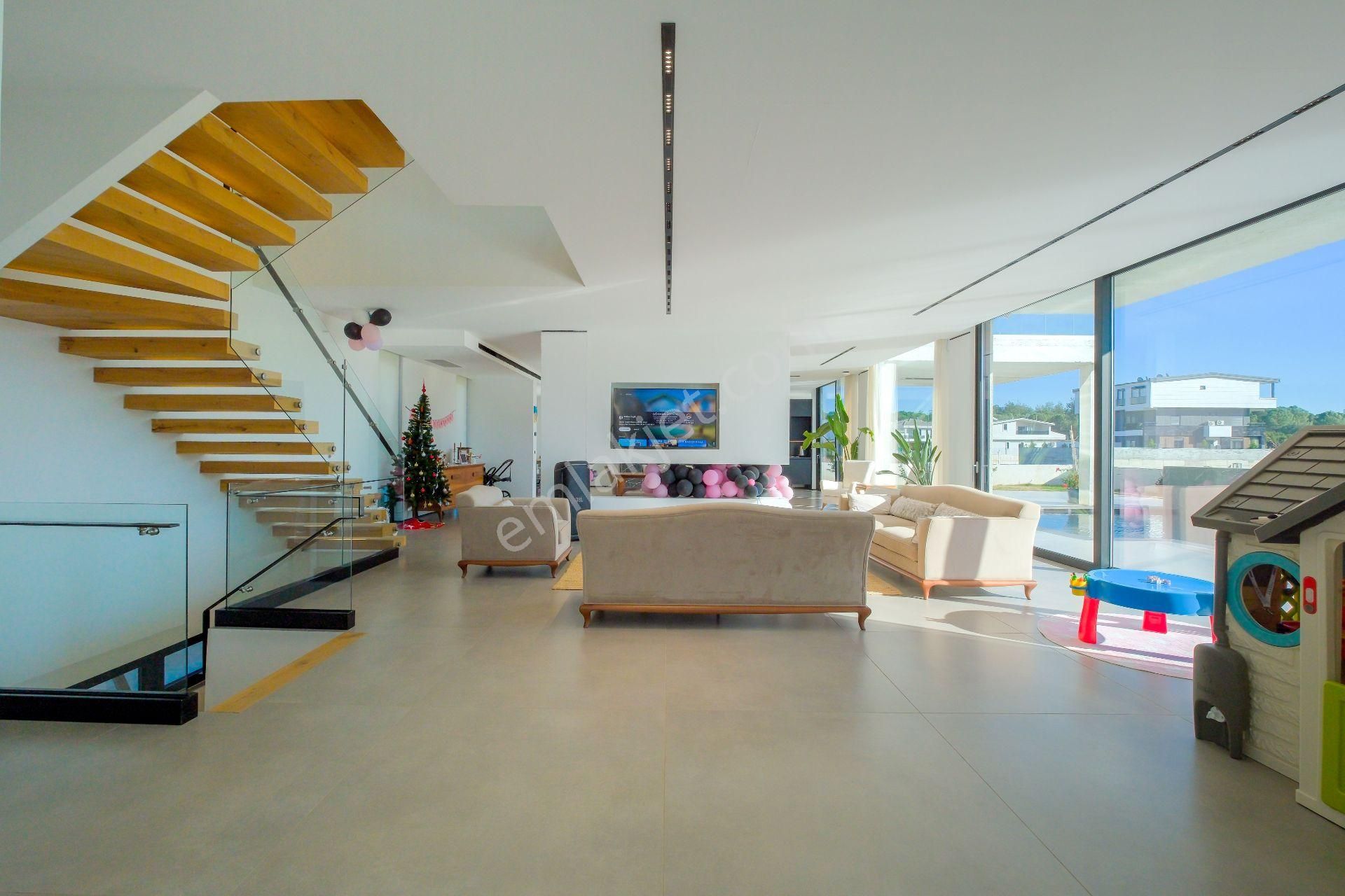 Gökhan Üçgün'den Büyük Arsalı, Özel Mimarili Lüks Müstakil Villa - Görsel 7