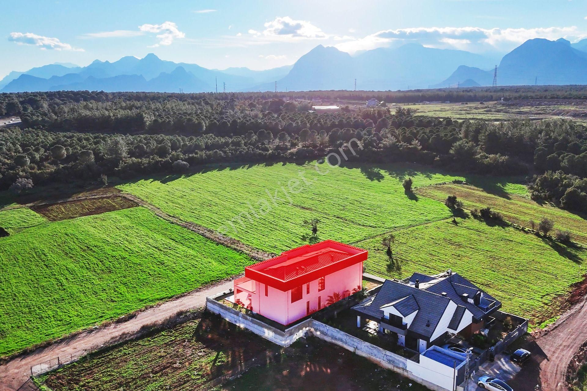 Gökhan Üçgün'den Büyük Arsalı, Özel Mimarili Lüks Müstakil Villa - Görsel 6