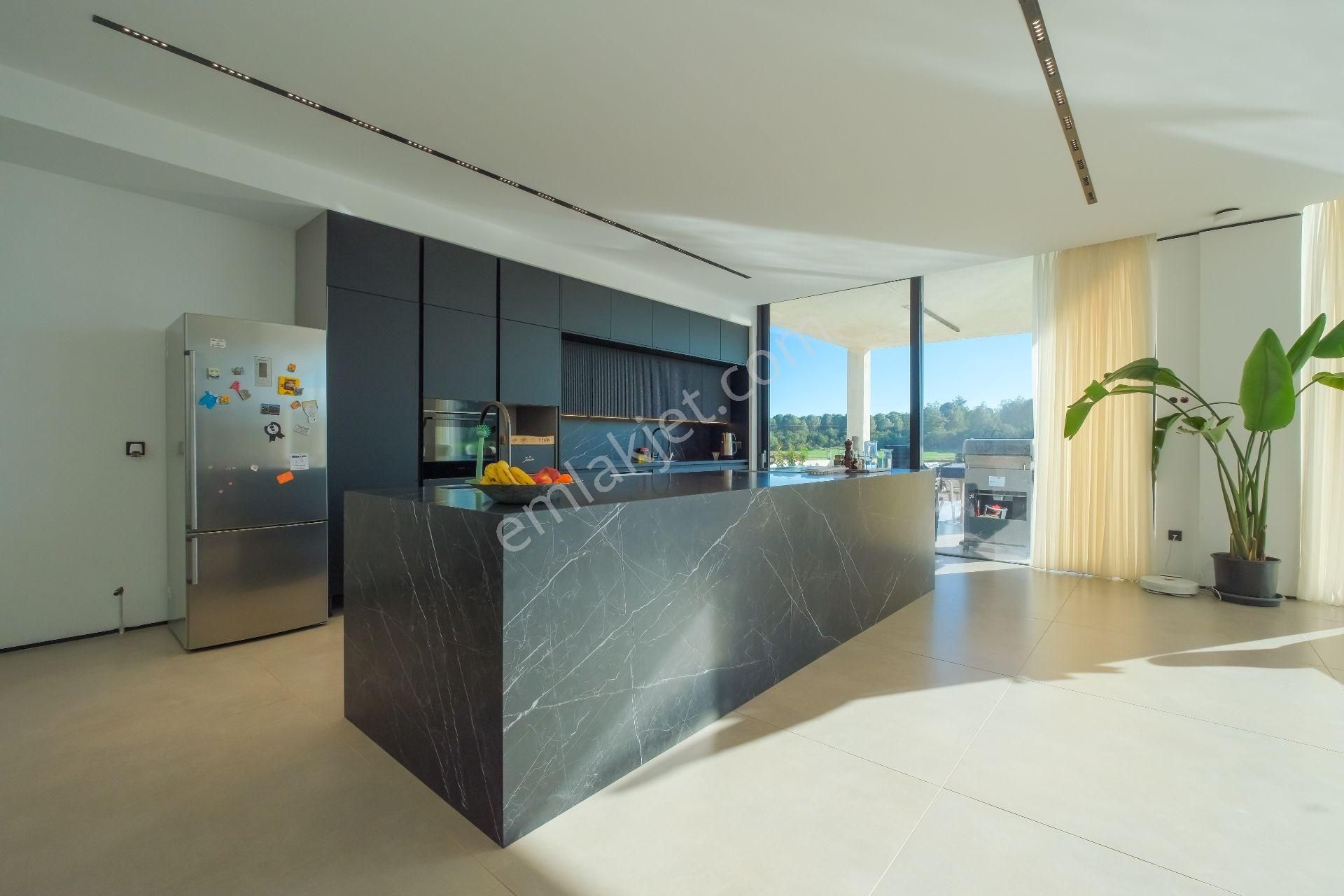 Gökhan Üçgün'den Büyük Arsalı, Özel Mimarili Lüks Müstakil Villa - Görsel 11