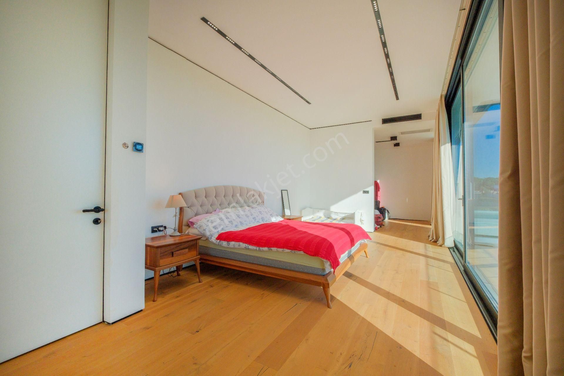 Gökhan Üçgün'den Büyük Arsalı, Özel Mimarili Lüks Müstakil Villa - Görsel 19