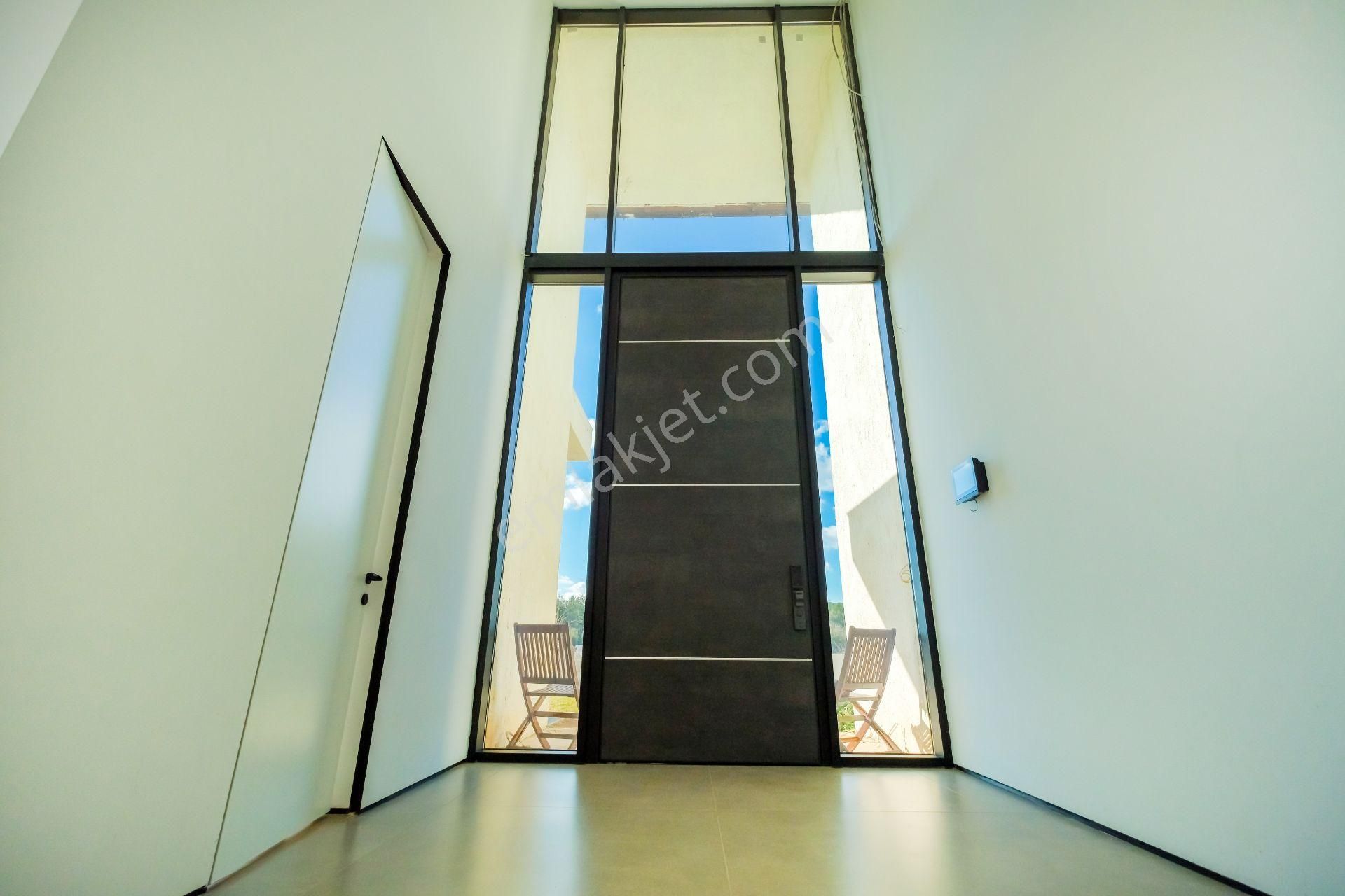 Gökhan Üçgün'den Büyük Arsalı, Özel Mimarili Lüks Müstakil Villa - Görsel 14