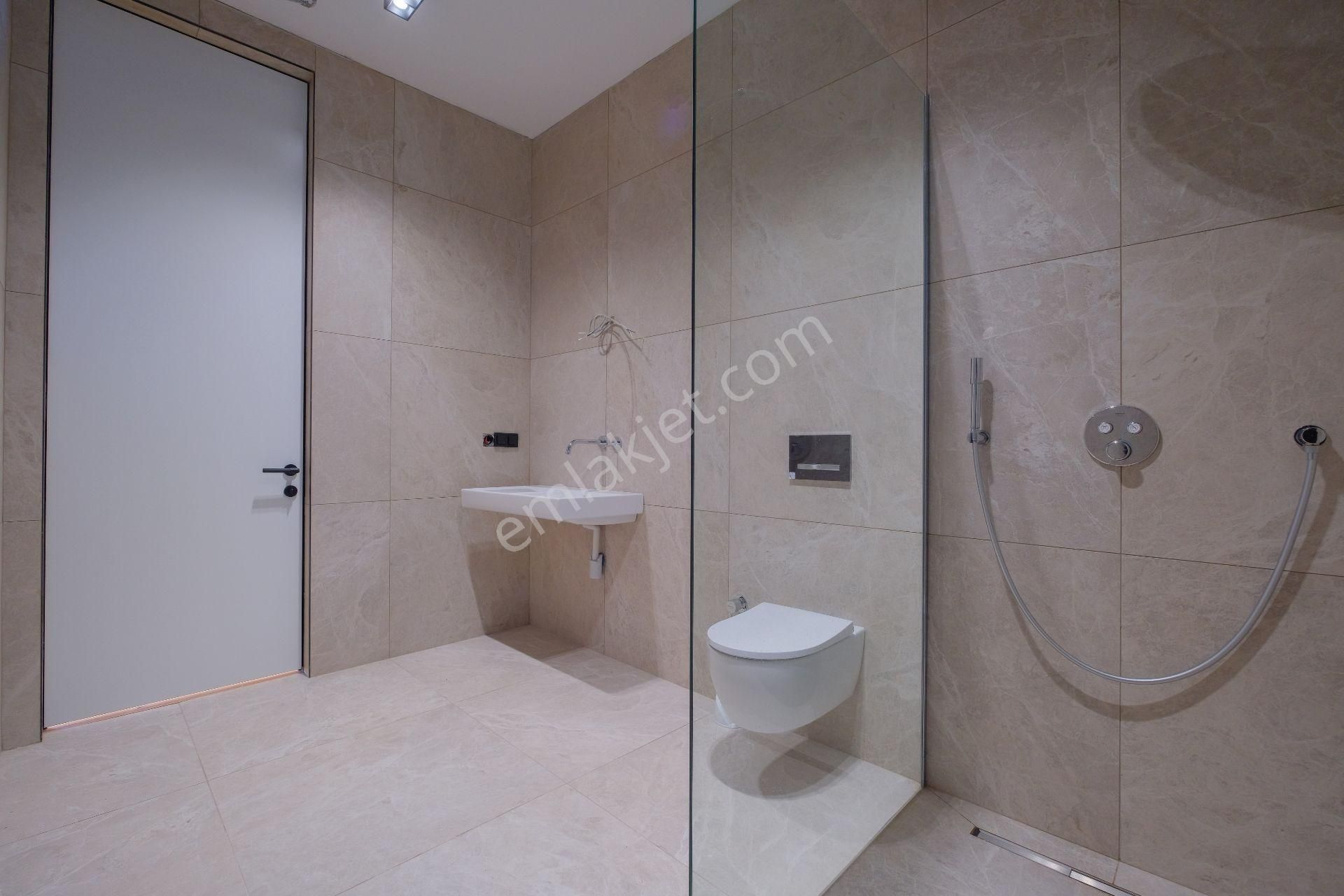 Gökhan Üçgün'den Büyük Arsalı, Özel Mimarili Lüks Müstakil Villa - Görsel 27