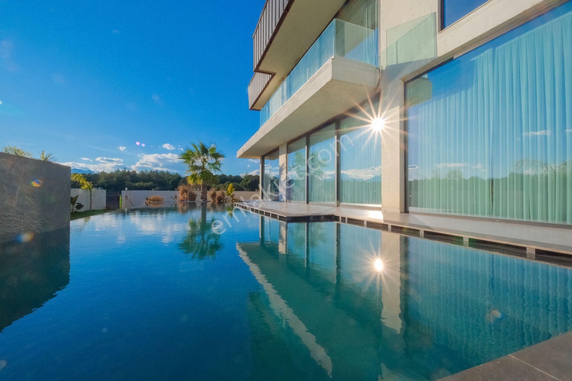 Gökhan Üçgün'den Büyük Arsalı, Özel Mimarili Lüks Müstakil Villa - Görsel 4