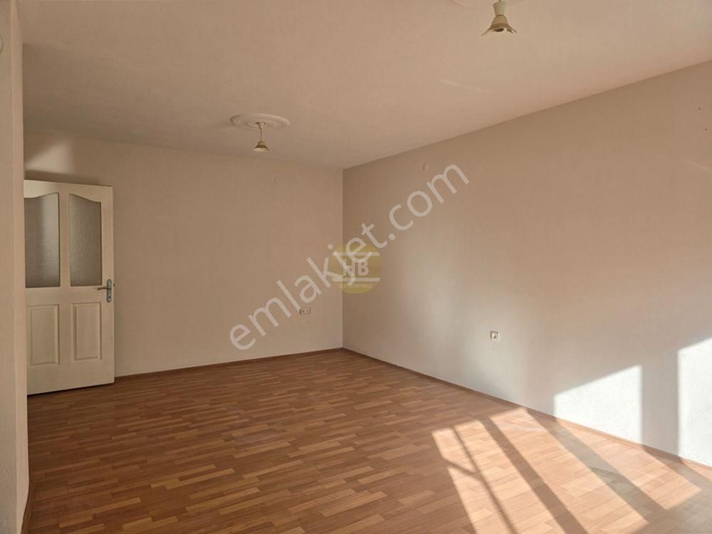 Hb'den 3+1 Kiralık Daire, Doğalgazlı, Mükemmel Ferahlıkta, Sakin Aile Apartmanı - Görsel 3