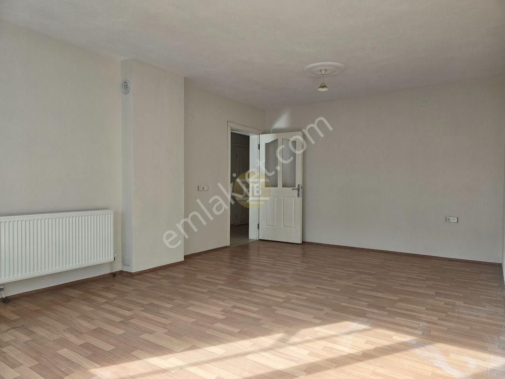 Hb'den 3+1 Kiralık Daire, Doğalgazlı, Mükemmel Ferahlıkta, Sakin Aile Apartmanı - Görsel 5