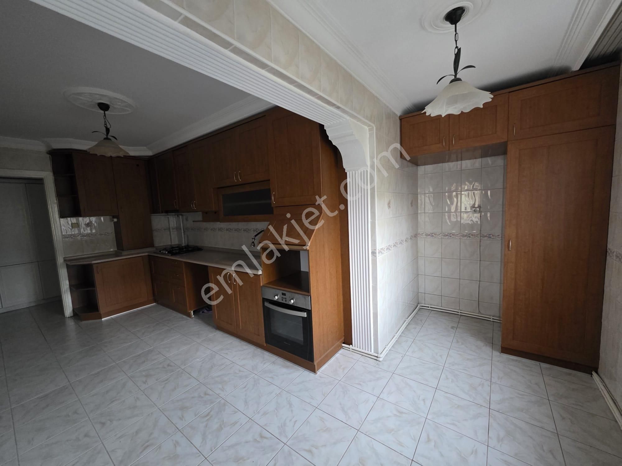 Adalet Mahallesi’nde 175 M² Ferah 3+1 Kiralık!