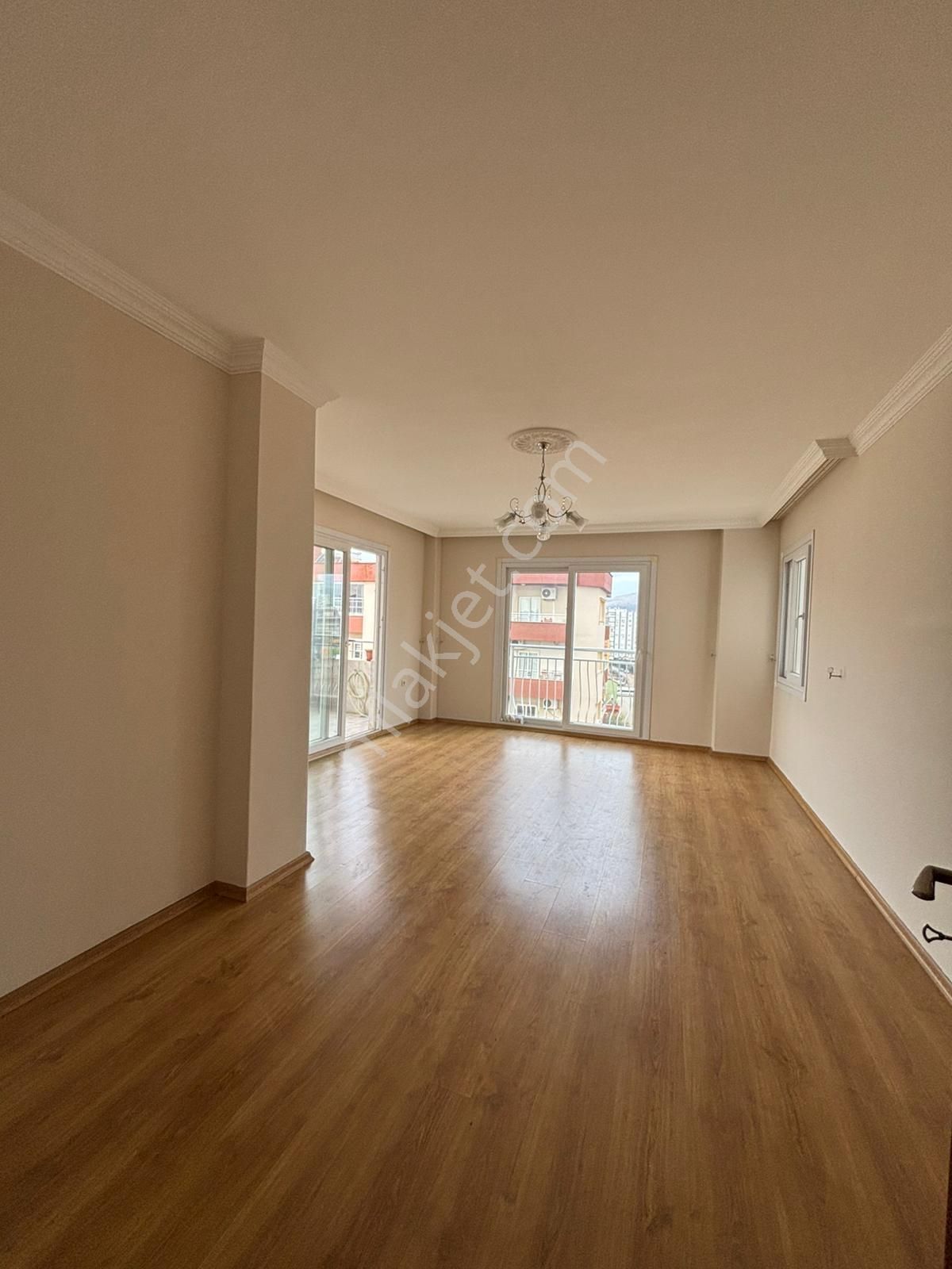 Kozan Gayrimenkulden Özgül Sitesinde 3+1 Geniş Ferah Daire - Görsel 4