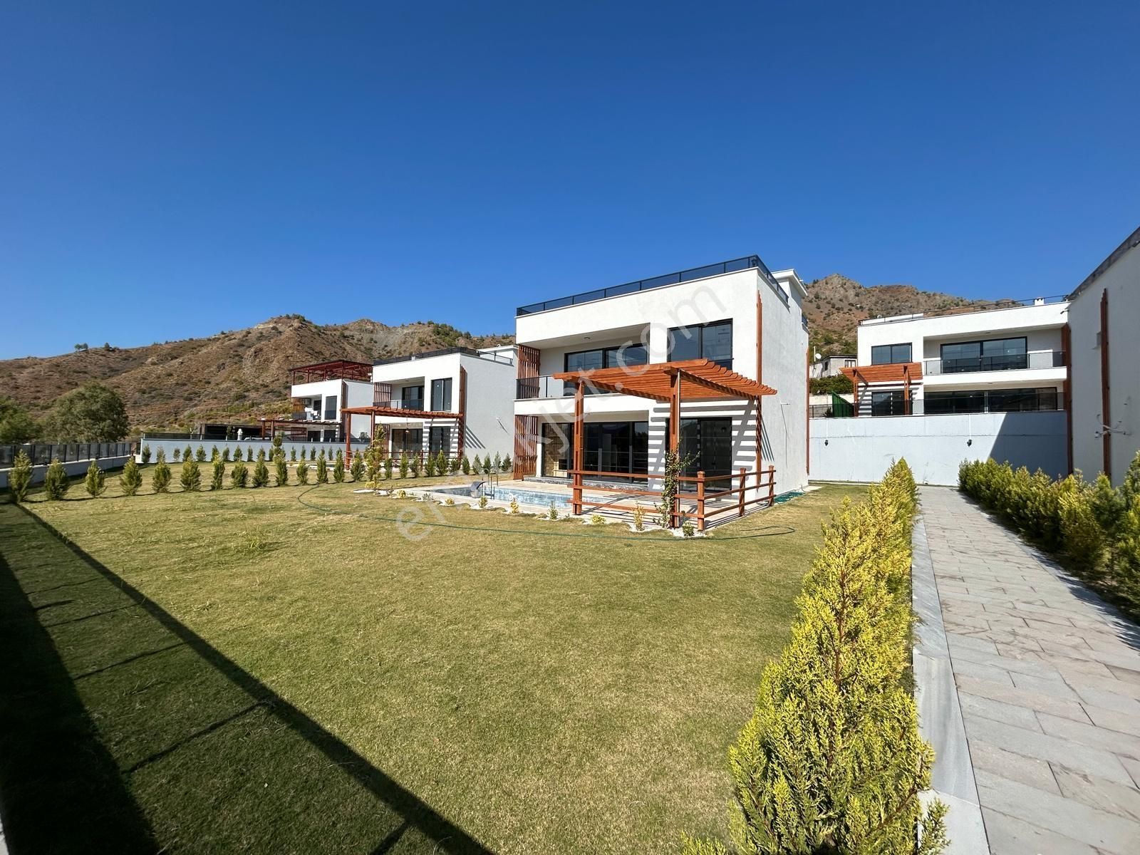 Dalaman'da Orman Manzaralı 4+1 Müstakil Havuzlu Villa