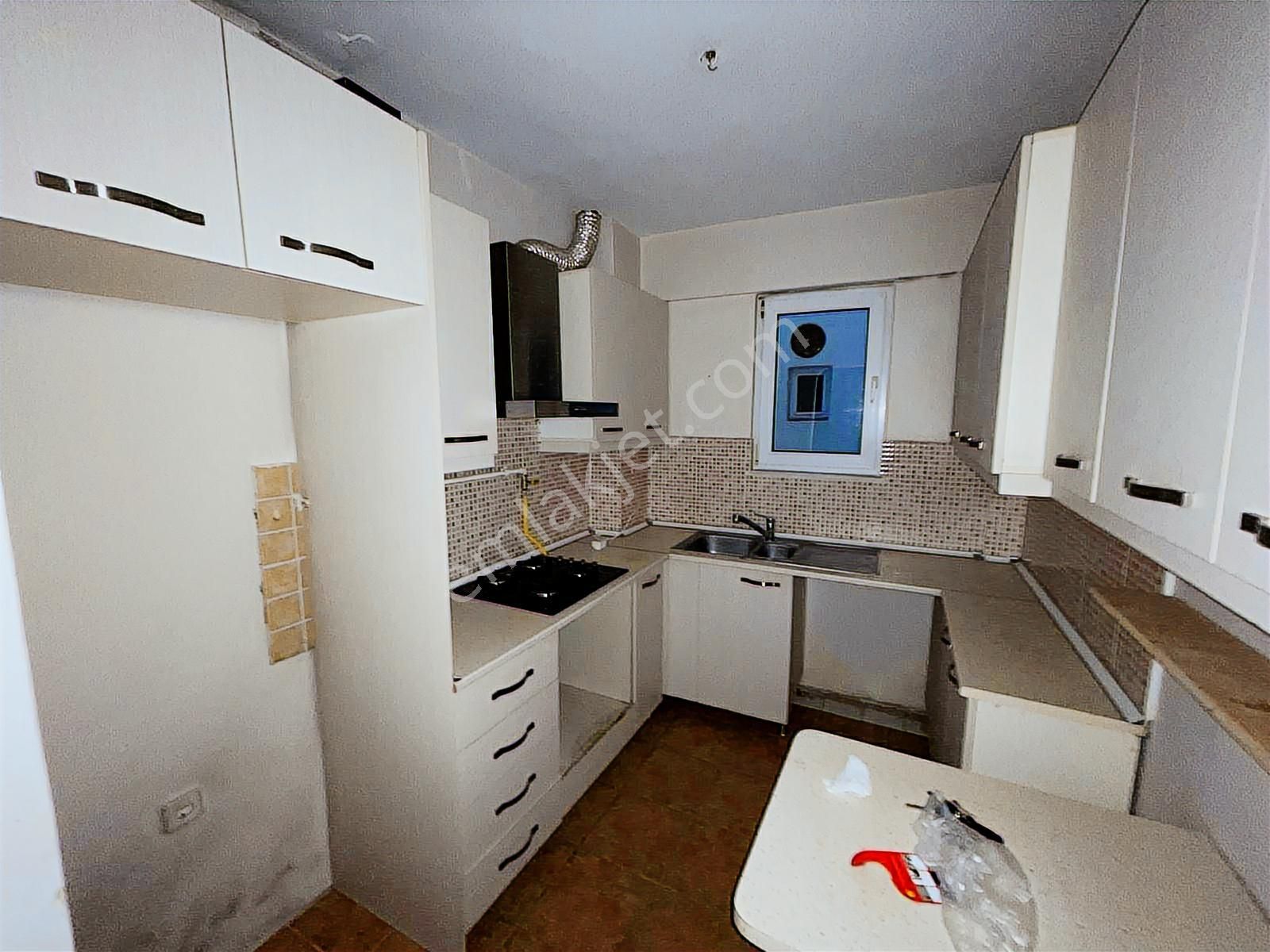 Erenköy'de Marmaraya Yakın Balkonlu Net 90m2 2+1 - Görsel 18