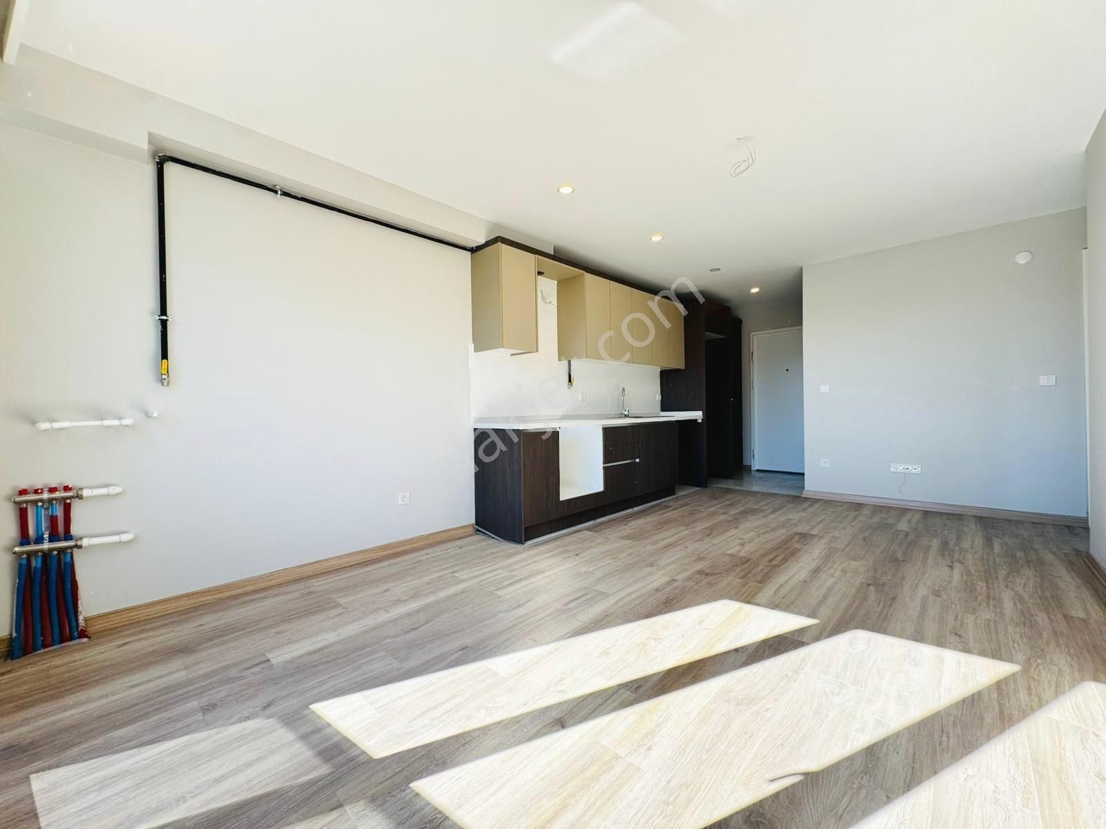 █ Konfor █ Küçükyalı'da Komple Ön Cephe 2.kat Balkonlu Sıfır 2+1 - Görsel 26